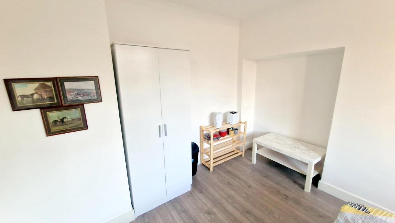 Lilleshall Rooms Mitcham Dış mekan fotoğraf